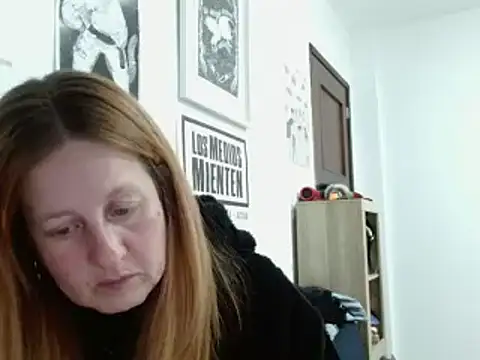 Snapshot of ViioletaMora chatting on 04.15.26 ViioletaMora online show from 04.15.26