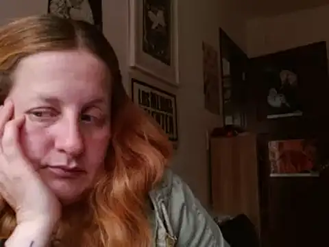 Snapshot of ViioletaMora chatting on 04.16.26 ViioletaMora online show from 04.16.26