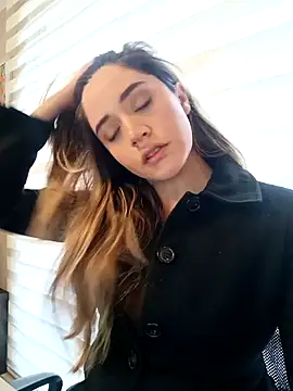 Snapshot of maliciaworld chatting on 12.17.24 maliciaworld online show from 12.17.24