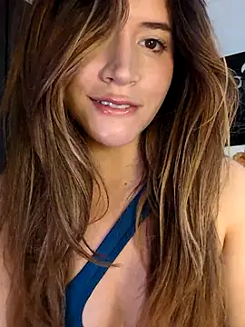 Snapshot of maliciaworld chatting on 12.02.25 maliciaworld online show from 12.02.25