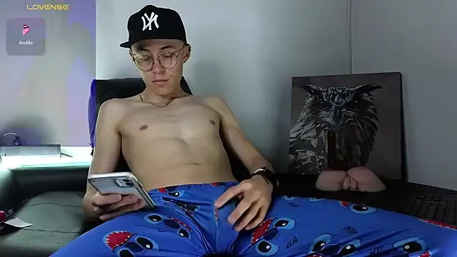 Snapshot of Elian_Cooper chatting on 01.21.25 Elian Cooper online show from 01.21.25