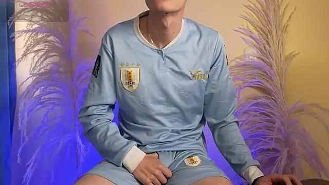 Snapshot of Elian_Cooper chatting on 01.24.25 Elian Cooper online show from 01.24.25