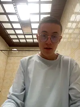 Snapshot of Elian_Cooper chatting on 02.11.25 Elian Cooper online show from 02.11.25