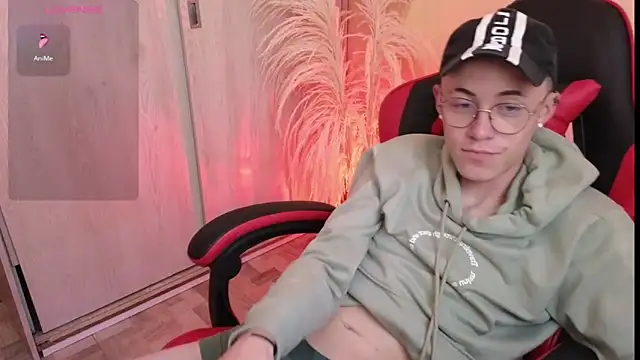 Snapshot of Elian_Cooper chatting on 02.27.25 Elian Cooper online show from 02.27.25