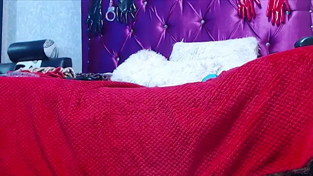 AyshaScott online show from 11.26.25