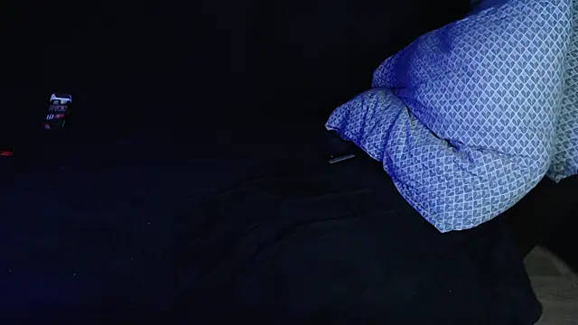 Snapshot of axxxturel chatting on 12.19.24 axxxturel online show from 12.19.24