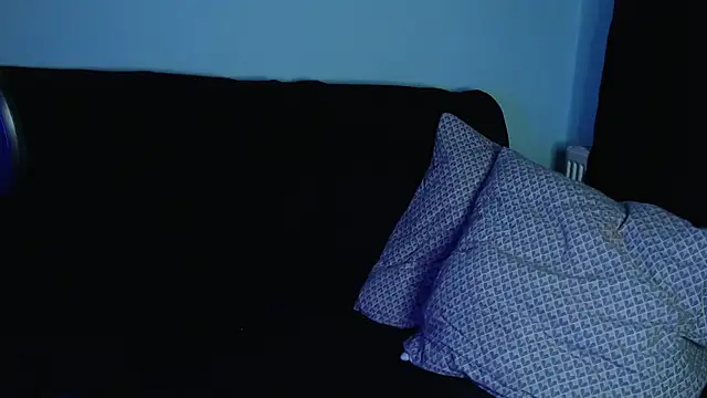 Snapshot of axxxturel chatting on 02.25.25 axxxturel online show from 02.25.25