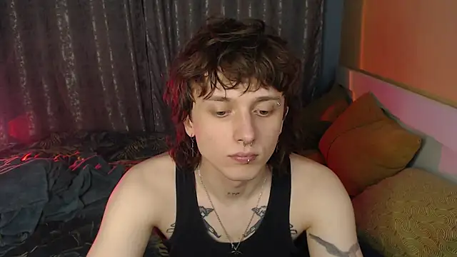 Snapshot of axxxturel chatting on 11.30.25 axxxturel online show from 11.30.25