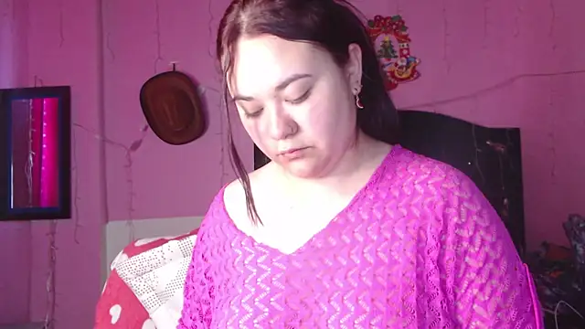 NikkiRous  online show from 11.08.25