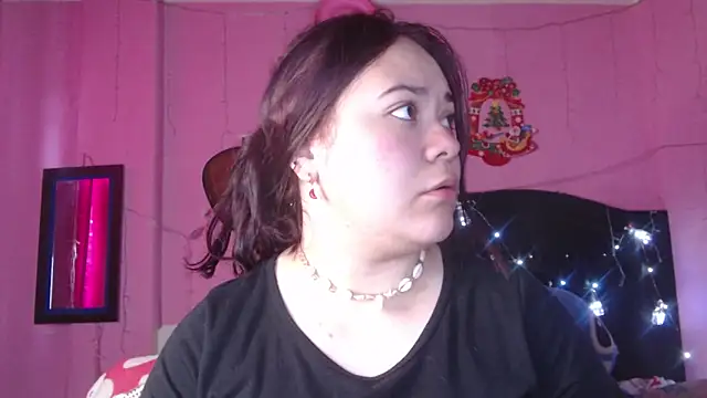 NikkiRous  online show from 11.10.25