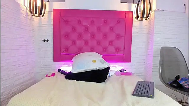 Snapshot of mia_099 chatting on 01.29.25 mia 099 online show from 01.29.25