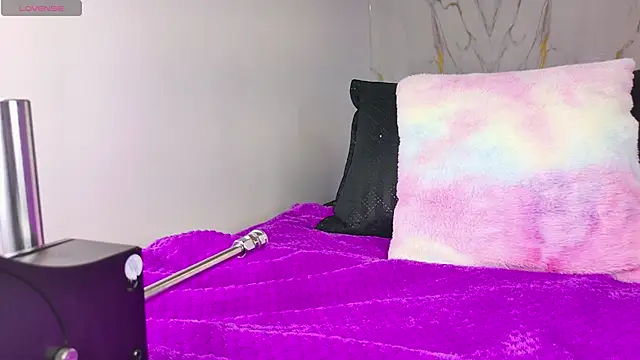 Snapshot of mia_099 chatting on 10.26.25 mia 099 online show from 10.26.25