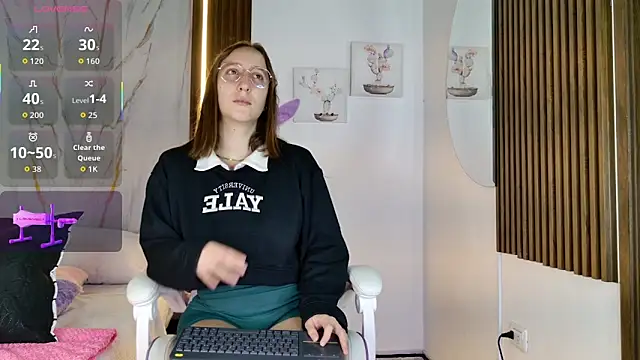 Snapshot of mia_099 chatting on 12.02.25 mia 099 online show from 12.02.25