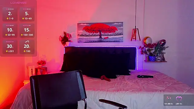 Snapshot of Dulce_charlottee chatting on 10.13.25 Dulce charlottee online show from 10.13.25