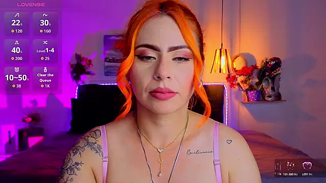 Snapshot of Dulce_charlottee chatting on 10.27.25 Dulce charlottee online show from 10.27.25