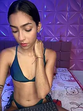 Snapshot of Ema_azel chatting on 01.04.25 Ema azel online show from 01.04.25