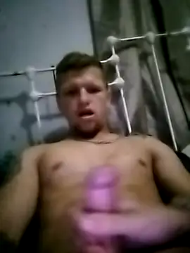 Snapshot of Bentley9825 chatting on 03.25.26 Bentley9825 online show from 03.25.26