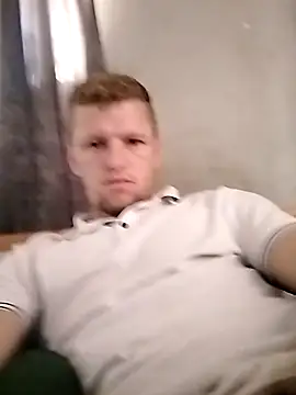 Snapshot of Bentley9825 chatting on 03.26.26 Bentley9825 online show from 03.26.26