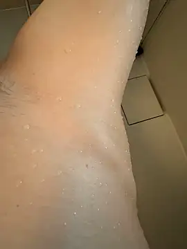 Snapshot of shiro_3 chatting on 09.14.25 shiro 3 online show from 09.14.25