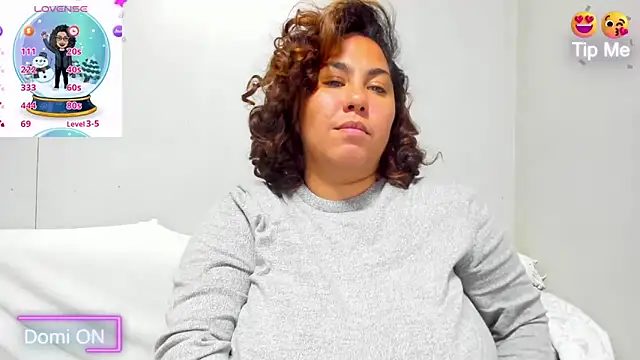 isobeladams20 online show from 12.21.24