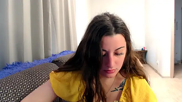 Snapshot of Helen_Adams_ chatting on 05.15.26 Helen Adams online show from 05.15.26