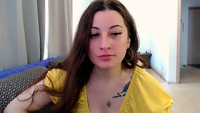 Snapshot of Helen_Adams_ chatting on 06.08.26 Helen Adams online show from 06.08.26