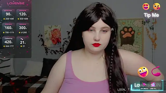 Snapshot of Crystal_Chris chatting on 09.21.25 Crystal Chris online show from 09.21.25