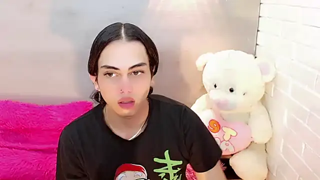 Daniela Pink  online show from 11.14.25