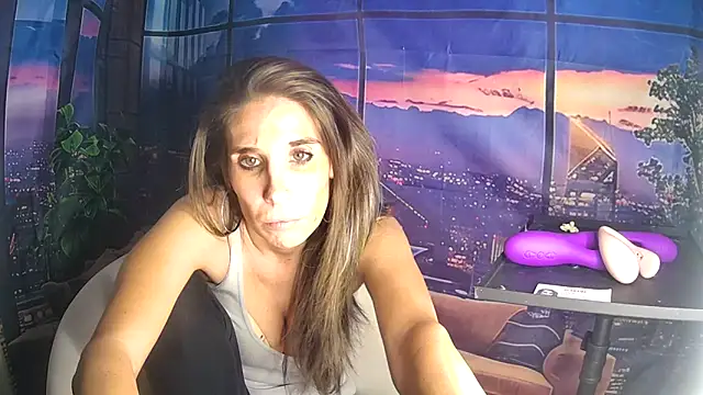 Snapshot of SarahStarr2020 chatting on 11.17.25 SarahStarr2020 online show from 11.17.25