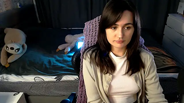 Snapshot of KiraYammy chatting on 11.08.25 KiraYammy online show from 11.08.25