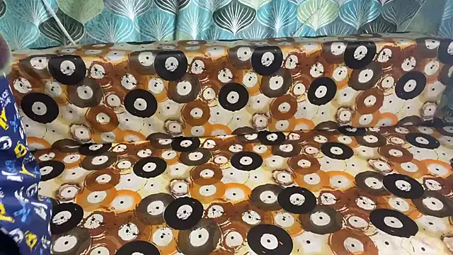 Snapshot of shuhana_ chatting on 04.02.26 shuhana online show from 04.02.26