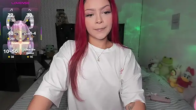 Snapshot of redgirlofficial chatting on 05.28.26 redgirlofficial online show from 05.28.26