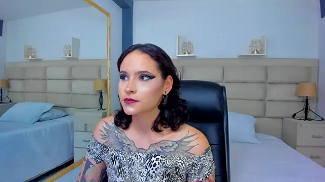 Snapshot of AnnyThompson_ chatting on 10.23.25 AnnyThompson online show from 10.23.25