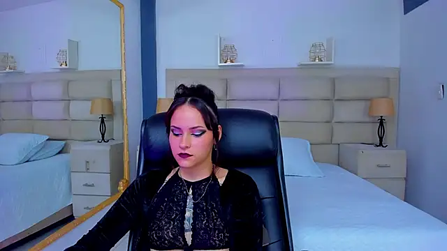 Snapshot of AnnyThompson_ chatting on 11.06.25 AnnyThompson online show from 11.06.25