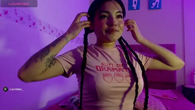 lauvelez   online show from 03.28.26