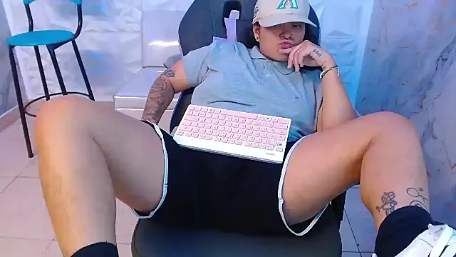 Snapshot of snowflake_xxx chatting on 02.21.26 snowflake xxx online show from 02.21.26