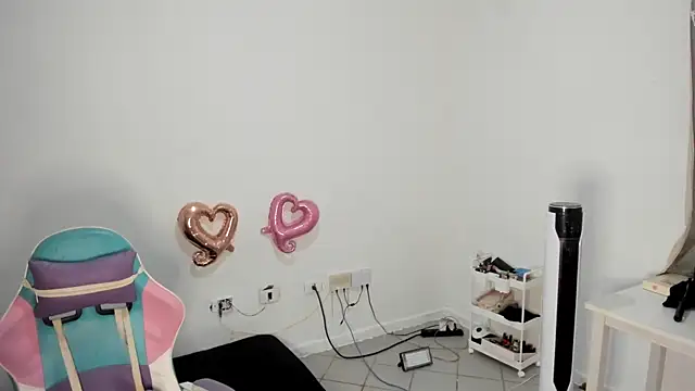 Snapshot of WandaDoll chatting on 02.17.25 WandaDoll online show from 02.17.25