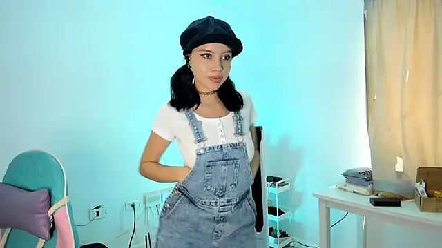 Snapshot of WandaDoll chatting on 03.13.25 WandaDoll online show from 03.13.25