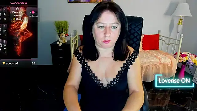 Julia Dean online show from 01.09.25