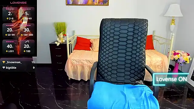 Julia Dean online show from 01.14.25