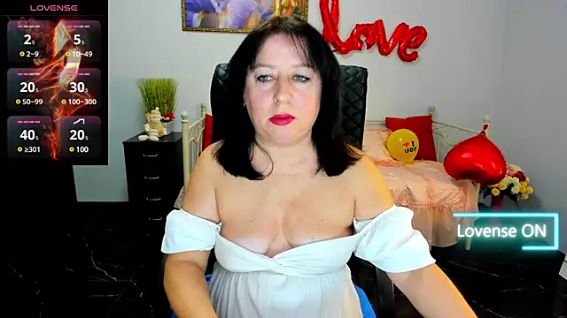 Julia Dean online show from 02.13.25