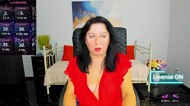 Julia Dean online show from 03.05.26