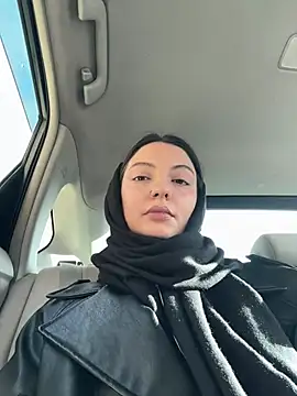 Snapshot of BabeRainbow chatting on 12.29.24 BabeRainbow online show from 12.29.24