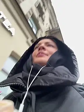 Snapshot of BabeRainbow chatting on 11.07.25 BabeRainbow online show from 11.07.25