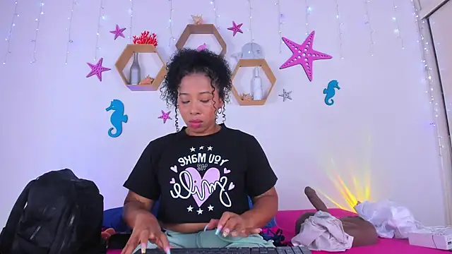 Tanissha curly online show from 09.16.25