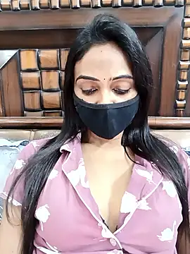 Snapshot of Yours-Bebo chatting on 11.08.25 Yours-Bebo online show from 11.08.25