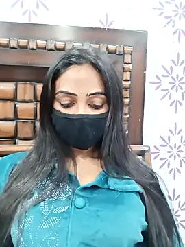 Snapshot of Yours-Bebo chatting on 11.22.25 Yours-Bebo online show from 11.22.25