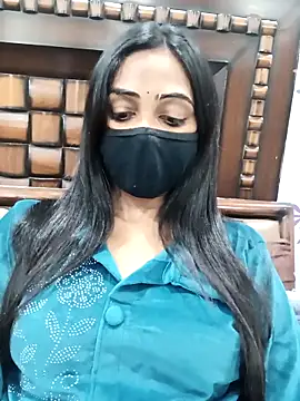 Snapshot of Yours-Bebo chatting on 11.23.25 Yours-Bebo online show from 11.23.25