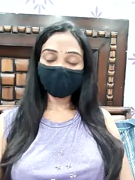 Snapshot of Yours-Bebo chatting on 12.05.25 Yours-Bebo online show from 12.05.25