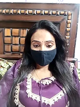 Snapshot of Yours-Bebo chatting on 04.04.26 Yours-Bebo online show from 04.04.26